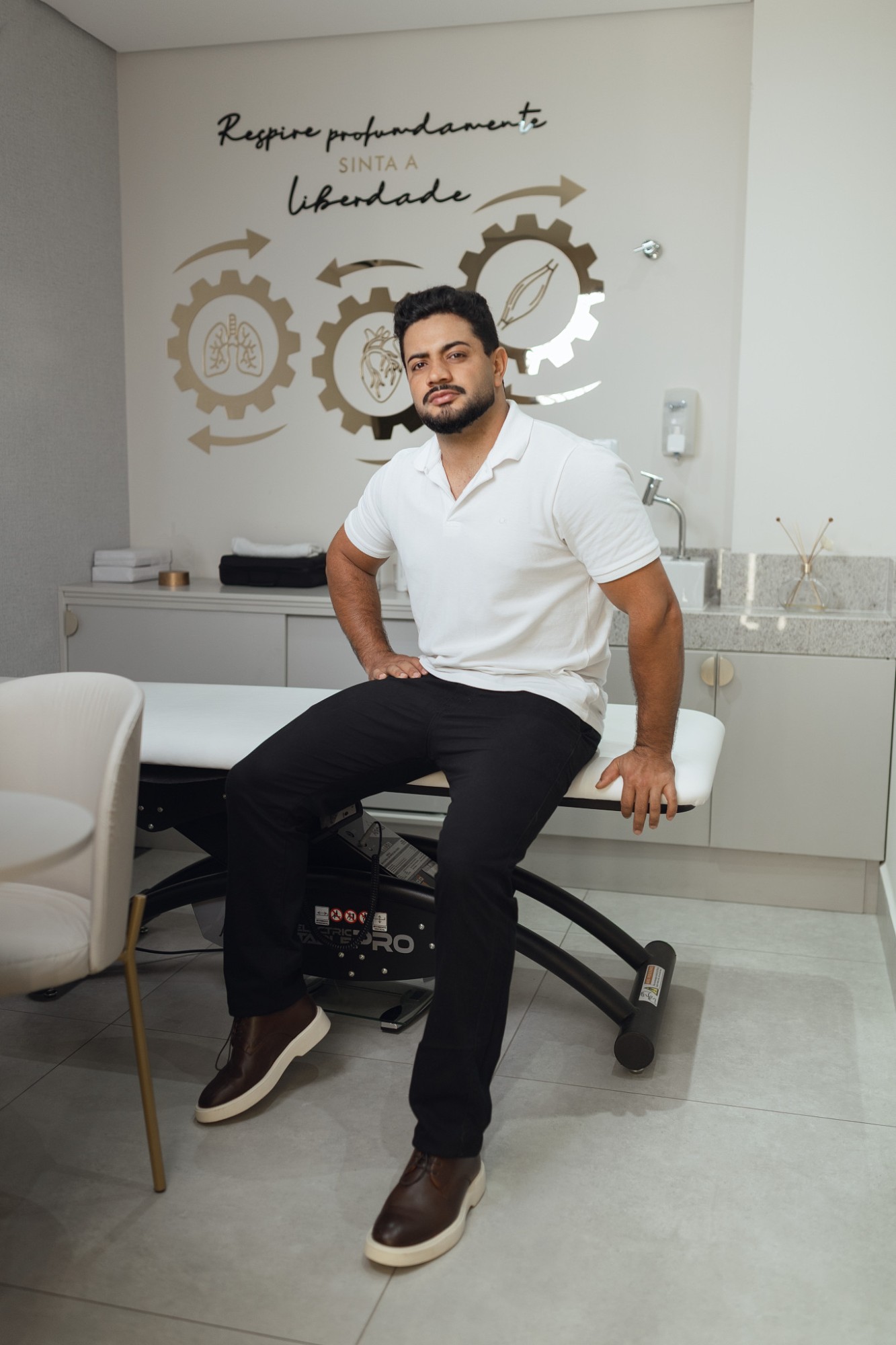 Dr. Marcos Quintino na clínica